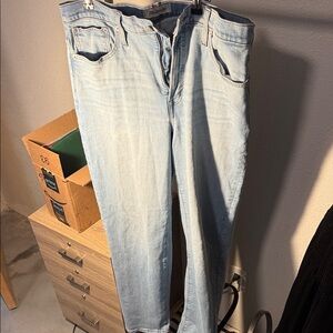 Madewell Women’s Light Blue Straight Jeans